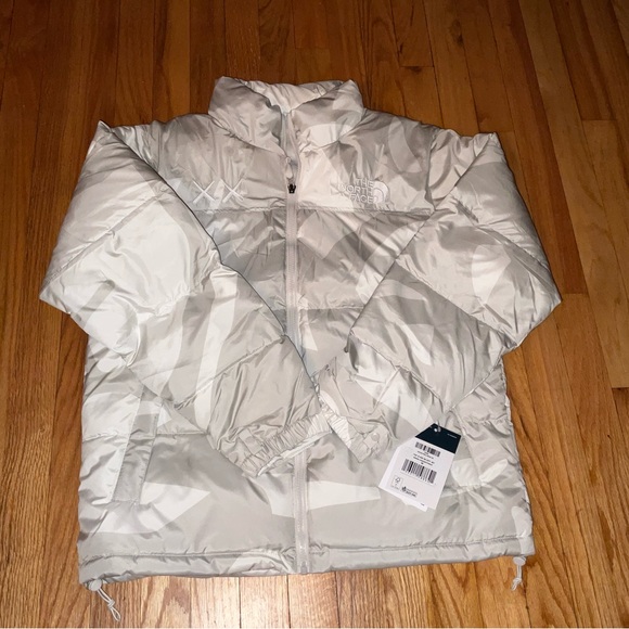 KAWS x The North Face 700 Retro 1996 Nuptse Jacket Puffer Coat Camouflage Patern - Picture 2 of 12